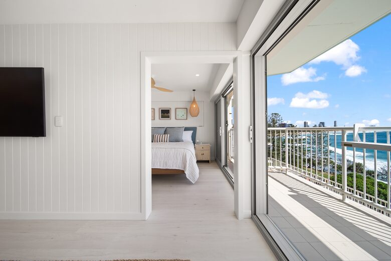 Pacific Ocean Views Beside Burleigh Head National Park - Gold Coast, Australia