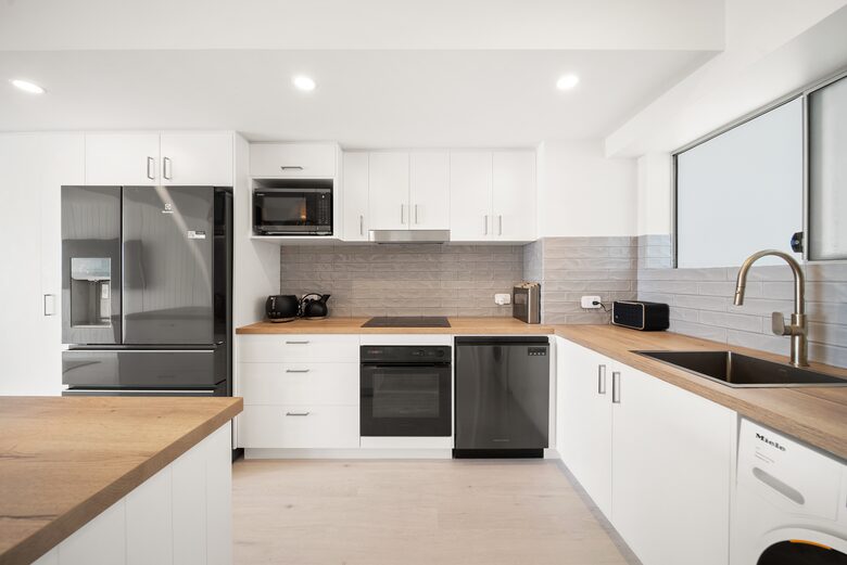 Pacific Ocean Views Beside Burleigh Head National Park - Gold Coast, Australia