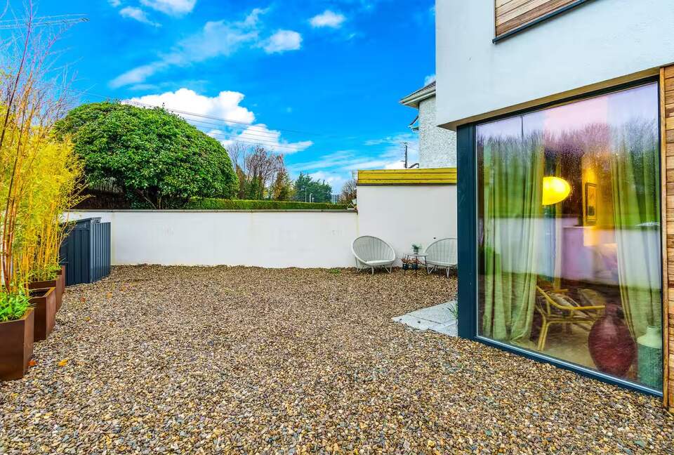 Stillorgan's Refined Townhome - Stillorgan, Ireland