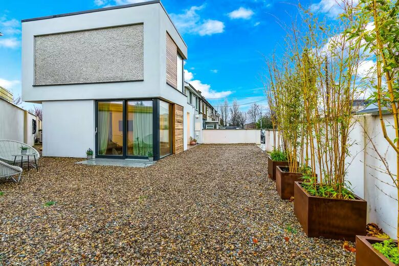 Stillorgan's Refined Townhome - Stillorgan, Ireland