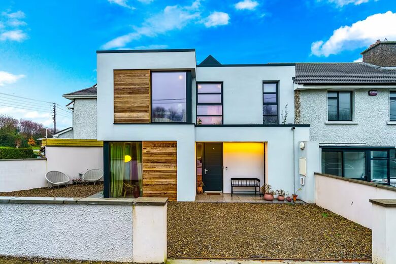 Stillorgan's Refined Townhome - Stillorgan, Ireland