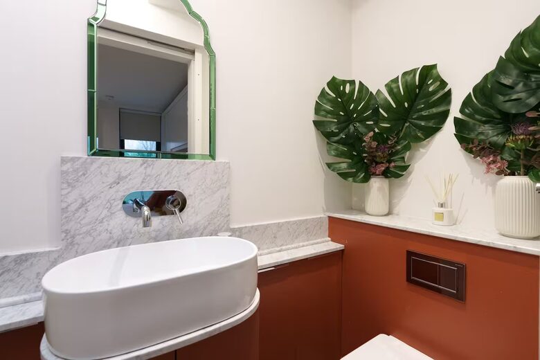 Stillorgan's Refined Townhome - Stillorgan, Ireland