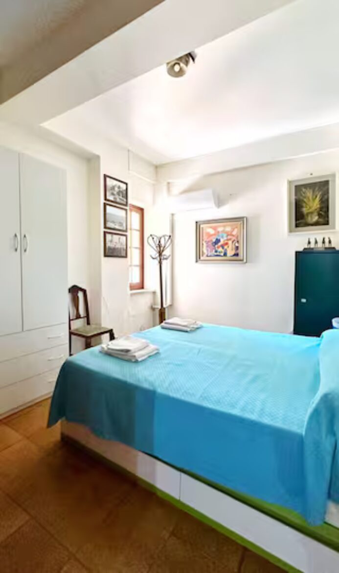 Coastal Villa with Independent Guest Studio - Palermo, Italy