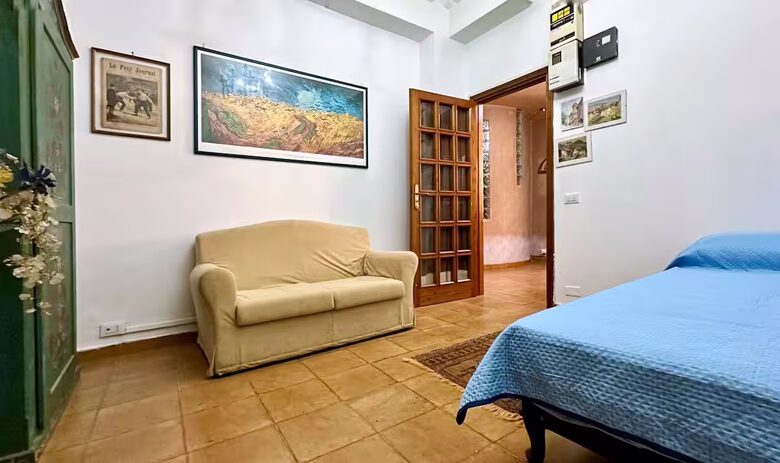 Coastal Villa with Independent Guest Studio - Palermo, Italy