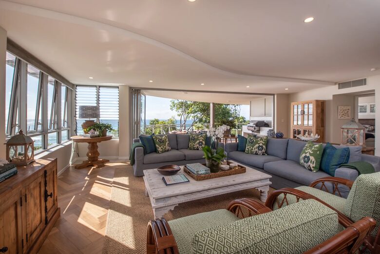 Coastal Luxury Above Home Beach at Point Lookout - Point Lookout, Australia