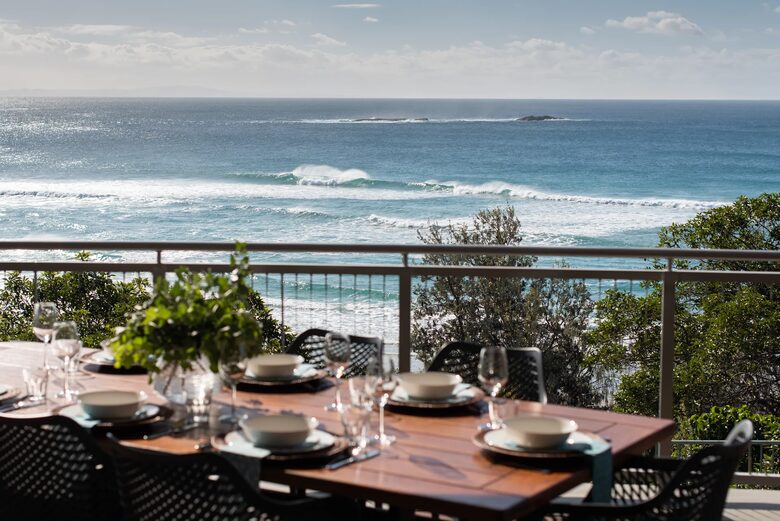 Coastal Luxury Above Home Beach at Point Lookout - Point Lookout, Australia