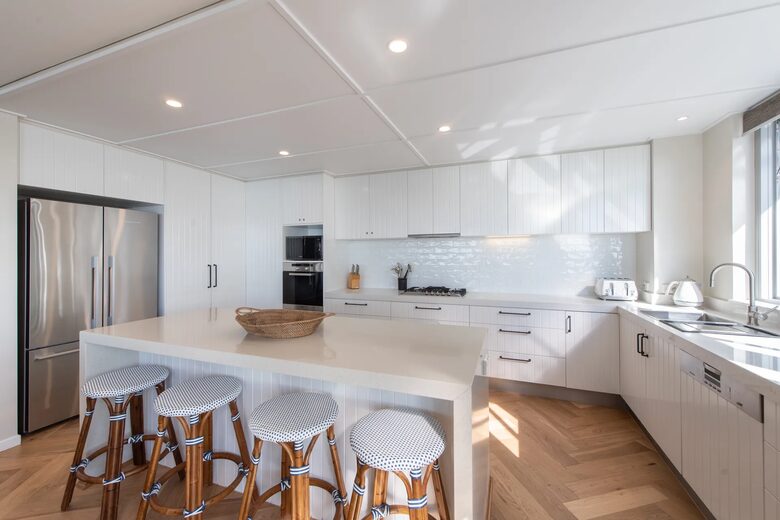 Coastal Luxury Above Home Beach at Point Lookout - Point Lookout, Australia