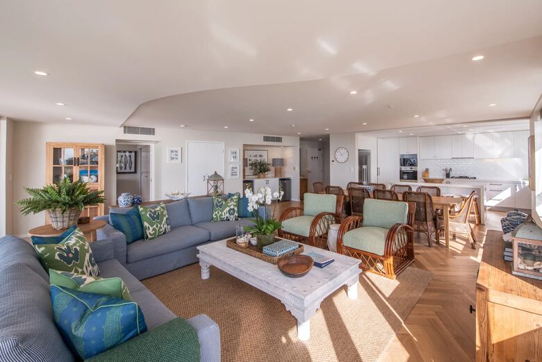 Coastal Luxury Above Home Beach at Point Lookout - Point Lookout, Australia