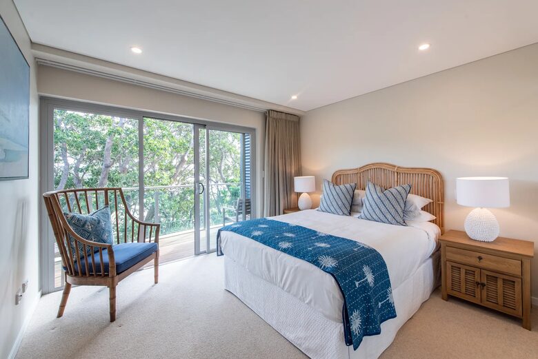 Coastal Luxury Above Home Beach at Point Lookout - Point Lookout, Australia