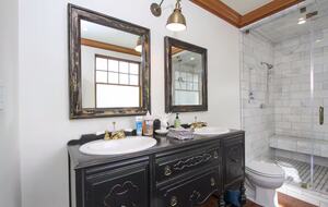 Sonoma County Farm Estate with Artisan Creamery - Petaluma, California