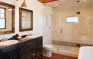 Sonoma County Farm Estate with Artisan Creamery - Petaluma, California