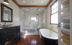 Sonoma County Farm Estate with Artisan Creamery - Petaluma, California