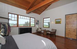 Sonoma County Farm Estate with Artisan Creamery - Petaluma, California