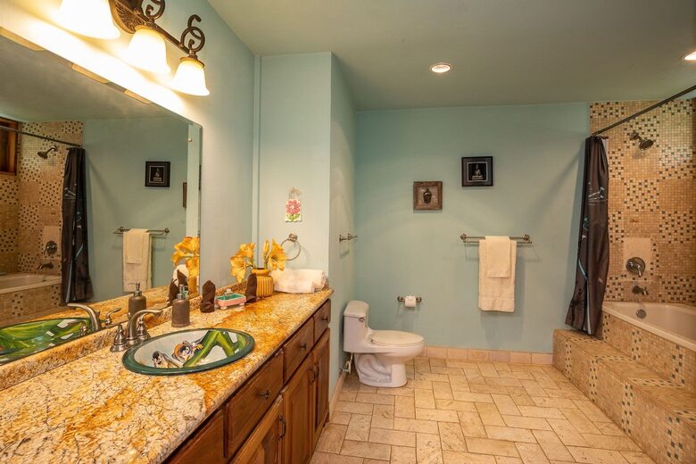 Rainforest Estate with Ocean Views near Manuel Antonio National Park - Quepos, Costa Rica