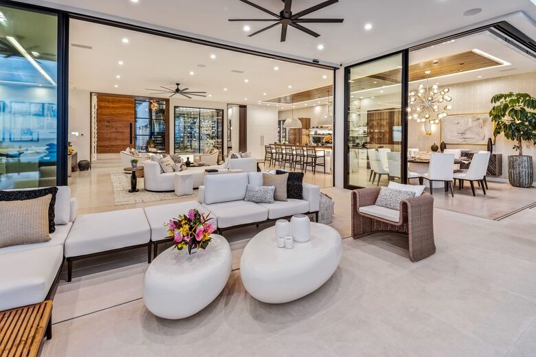 Award-Winning Oceanfront Villa in Honolulu’s Diamond Head Cove - Hono, Hawaii