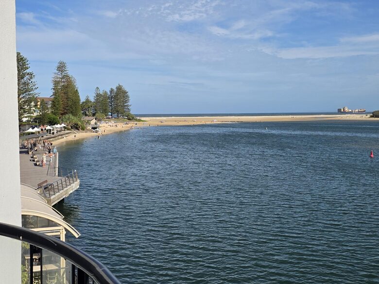Charming French Coastal Escape on the Sunshine Coast - Caloundra, Australia