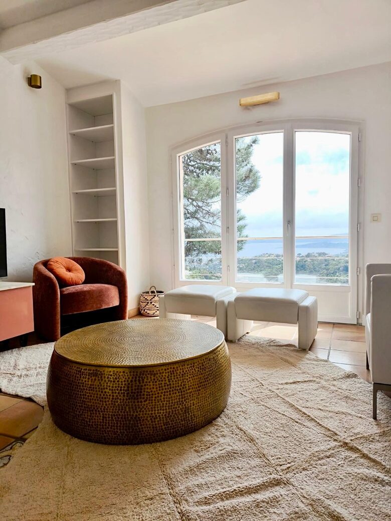 Panoramic Saint-Tropez Gulf Views & Sophisticated Design - Roquebrune-sur-Argens, France