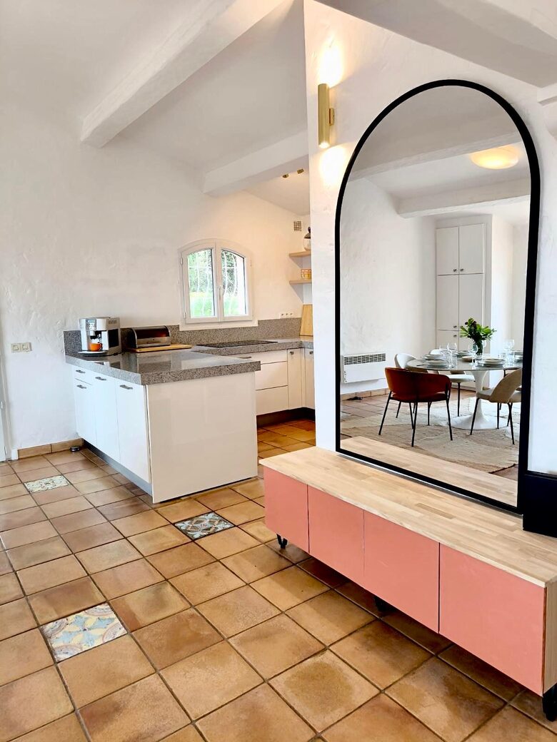 Panoramic Saint-Tropez Gulf Views & Sophisticated Design - Roquebrune-sur-Argens, France