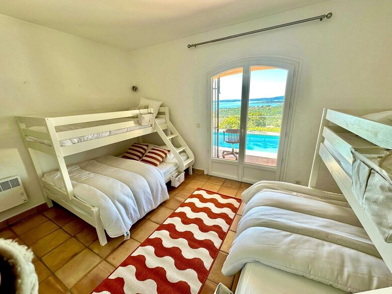 Panoramic Saint-Tropez Gulf Views & Sophisticated Design - Roquebrune-sur-Argens, France