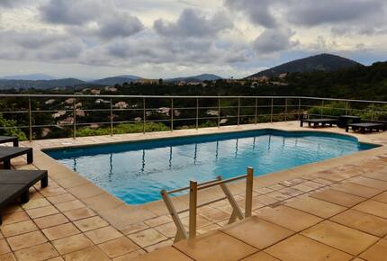 Panoramic Saint-Tropez Gulf Views & Sophisticated Design - Roquebrune-sur-Argens, France