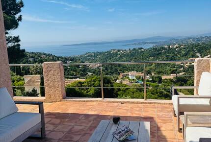 Panoramic Saint-Tropez Gulf Views & Sophisticated Design - Roquebrune-sur-Argens, France