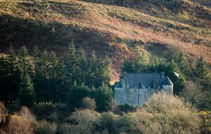 Kilmartin Castle | A 16th-Century Scottish Retreat - Kilmartin, United Kingdom