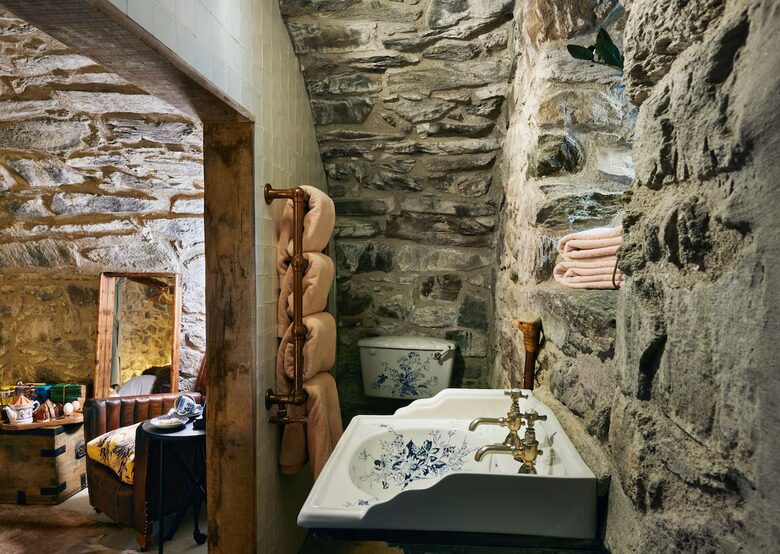 Kilmartin Castle | A 16th-Century Scottish Retreat - Kilmartin, United Kingdom