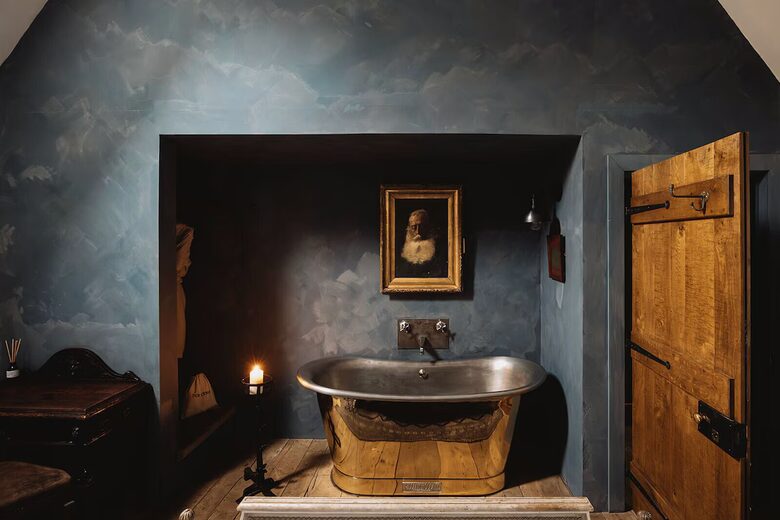 Kilmartin Castle | A 16th-Century Scottish Retreat - Kilmartin, United Kingdom