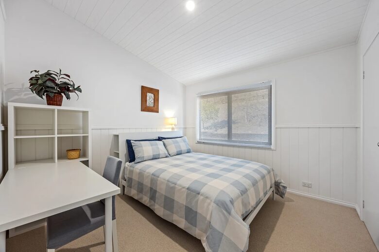 Cathedral Ceiling High Country Retreat with Mountain Views near Mansfield - Mansfield, Australia
