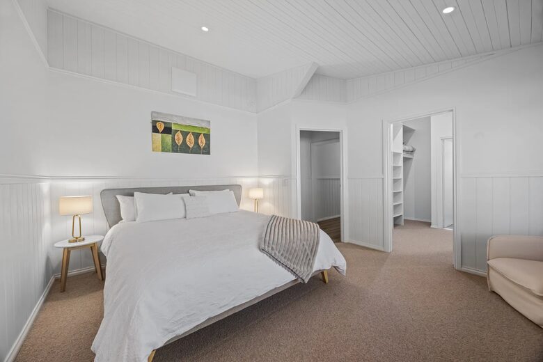 Cathedral Ceiling High Country Retreat with Mountain Views near Mansfield - Mansfield, Australia