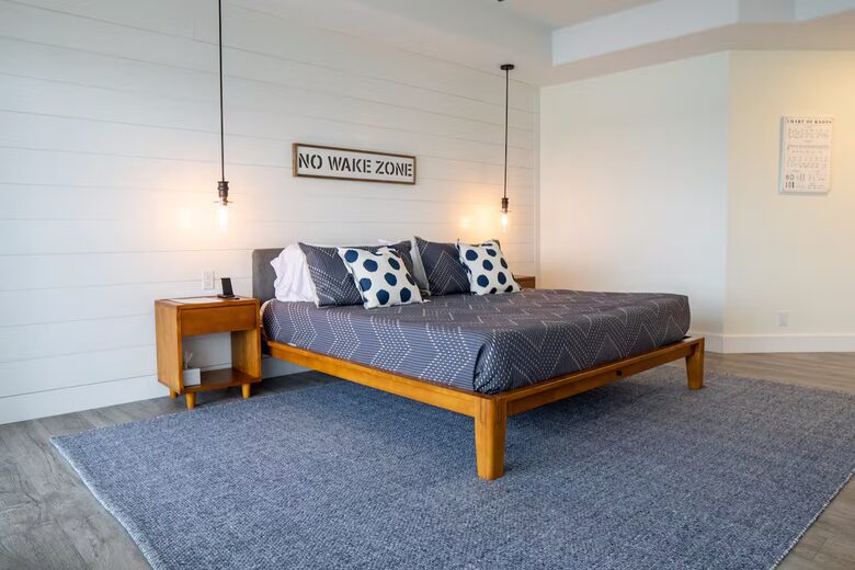 Spacious Lakefront Penthouse Retreat at Emerald Bay - Lake Ozark, Missouri