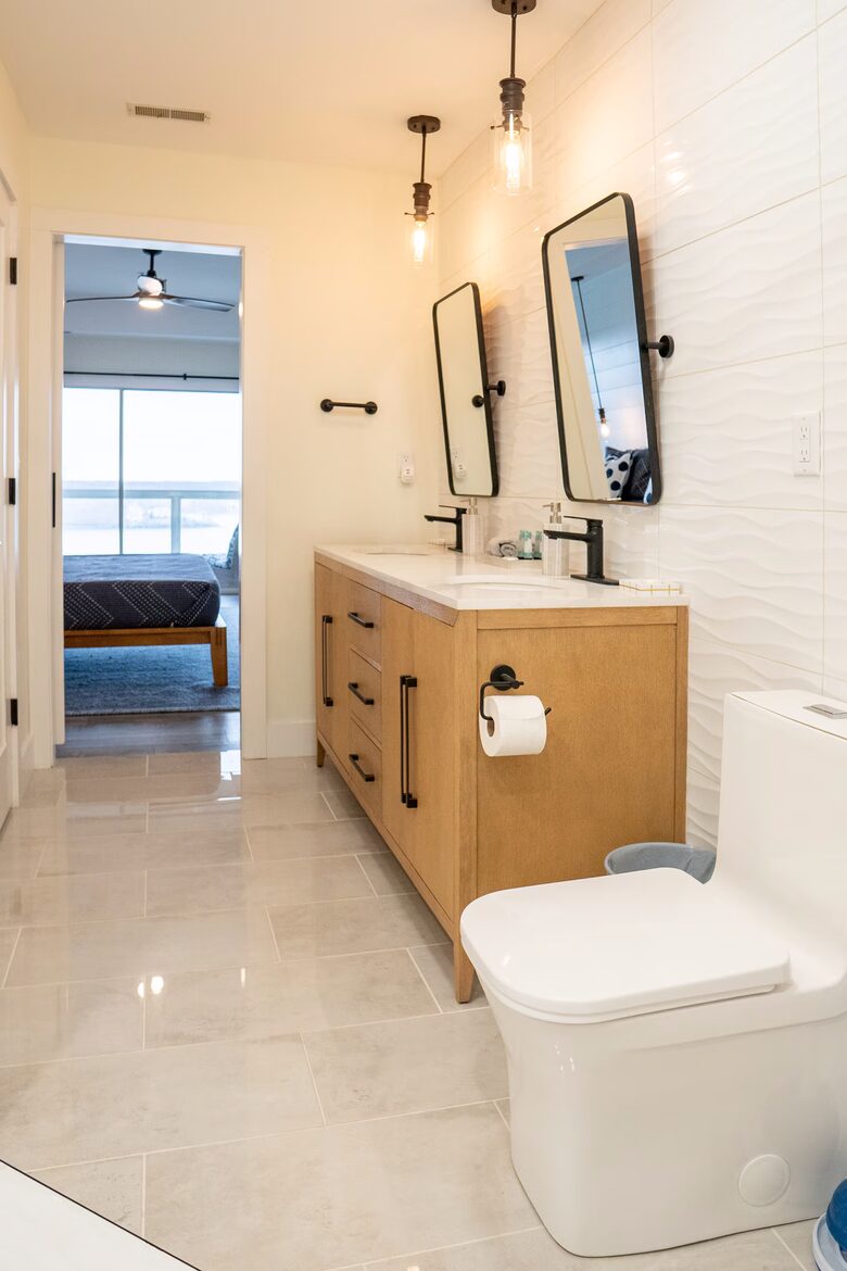 Spacious Lakefront Penthouse Retreat at Emerald Bay - Lake Ozark, Missouri