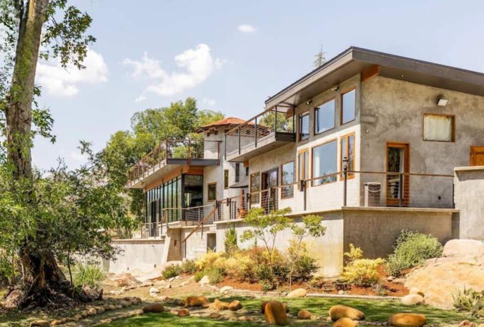 Riverfront Castle Retreat Near Sequoia National Park - Three Rivers, California