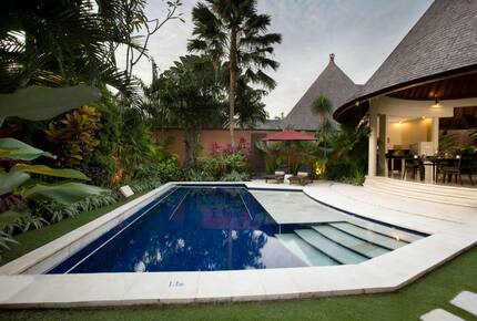 Peaceful Bali Garden Villa Steps from Seminyak Dining & Beach - Badung, Indonesia