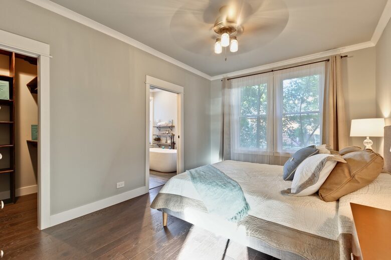 Gages Lake Waterfront Retreat with Private Dock - Grayslake, Illinois