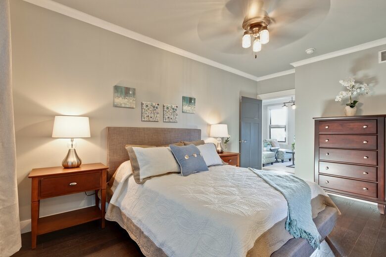 Gages Lake Waterfront Retreat with Private Dock - Grayslake, Illinois