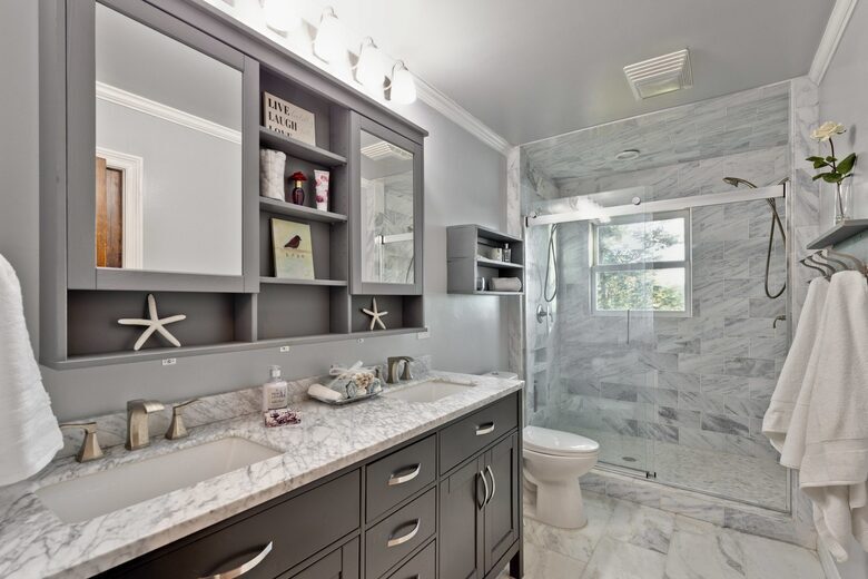 Gages Lake Waterfront Retreat with Private Dock - Grayslake, Illinois