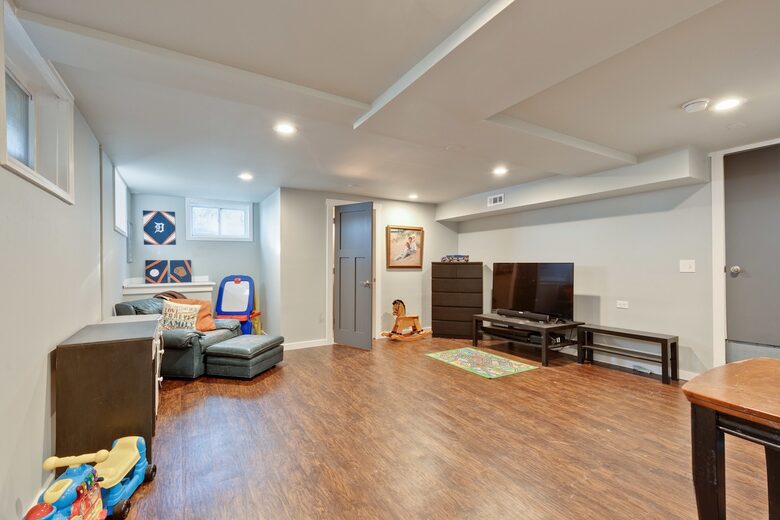 Gages Lake Waterfront Retreat with Private Dock - Grayslake, Illinois