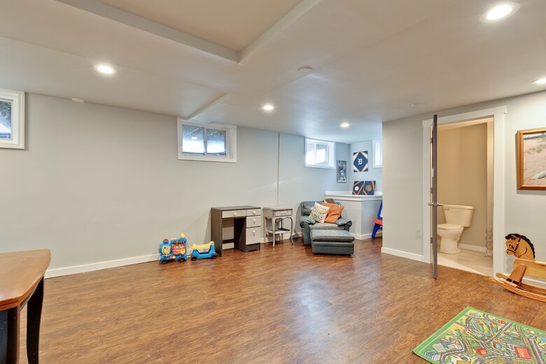 Gages Lake Waterfront Retreat with Private Dock - Grayslake, Illinois