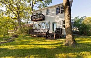 Gages Lake Waterfront Retreat with Private Dock - Grayslake, Illinois
