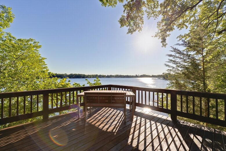 Gages Lake Waterfront Retreat with Private Dock - Grayslake, Illinois
