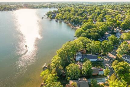 Gages Lake Waterfront Retreat with Private Dock - Grayslake, Illinois
