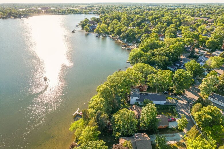 Gages Lake Waterfront Retreat with Private Dock - Grayslake, Illinois