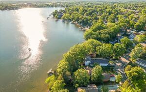 Gages Lake Waterfront Retreat with Private Dock - Grayslake, Illinois