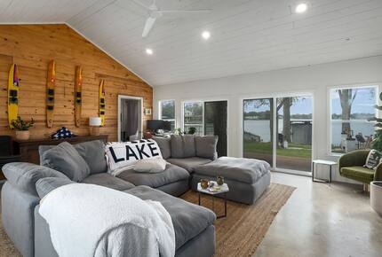 Texas Hill Country Lake Escape with Panoramic Water Views - McQueeney, Texas