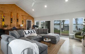 Texas Hill Country Lake Escape with Panoramic Water Views - McQueeney, Texas