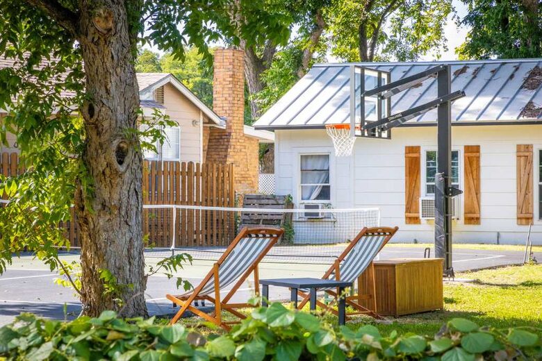 Texas Hill Country Lake Escape with Panoramic Water Views - McQueeney, Texas