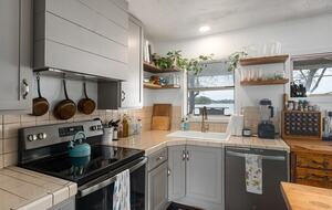 Texas Hill Country Lake Escape with Panoramic Water Views - McQueeney, Texas