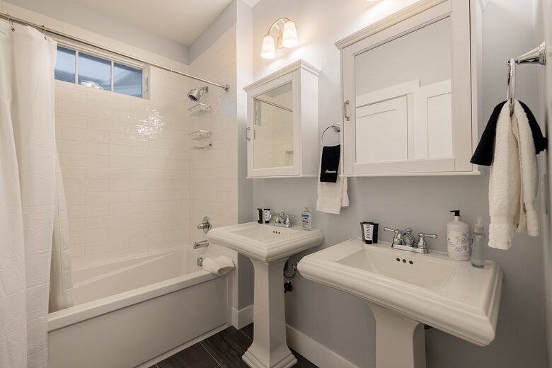 Light-Filled Seabrook Beach Home Near Town & Trails - Pacific Beach, United States