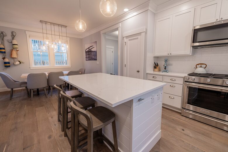 Light-Filled Seabrook Beach Home Near Town & Trails - Pacific Beach, United States